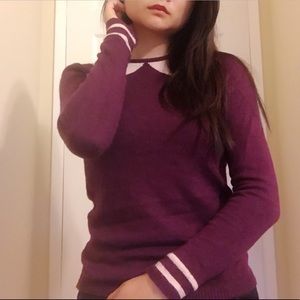 Plum colored sweater w printer Peter Pan collar!!